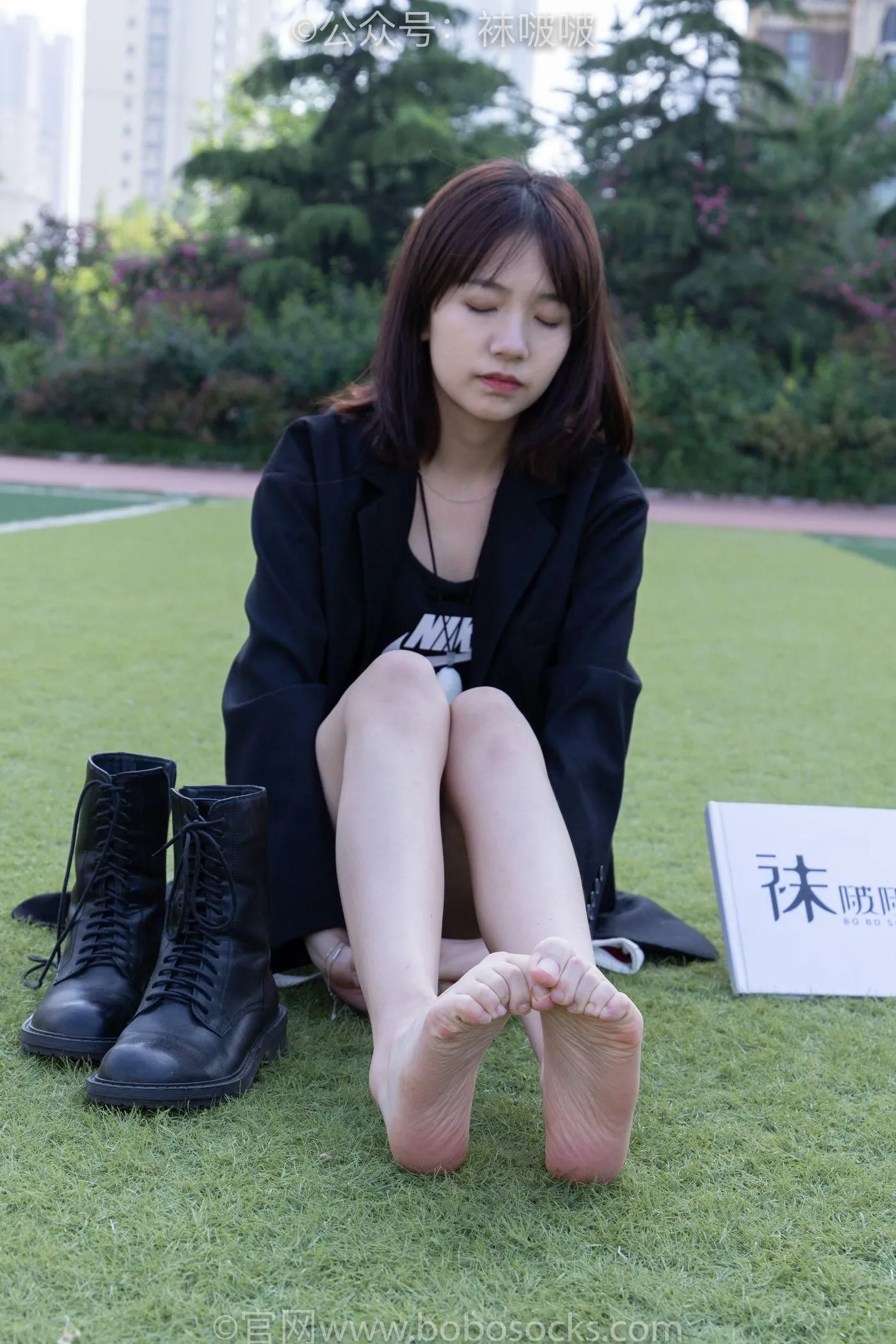 [BoBoSocks袜啵啵]NO.010 小甜豆-马丁靴、白色短棉袜、裸足 [117P]插图9